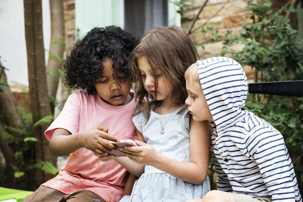Smartphones et enfants : solutions de contrôle parental